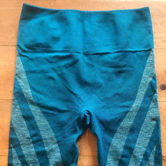 Athletic workout leggings - Picture 1 of 2